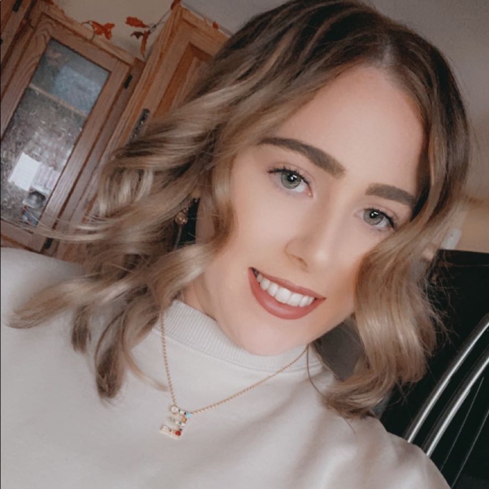 Meet your Posher, Emily